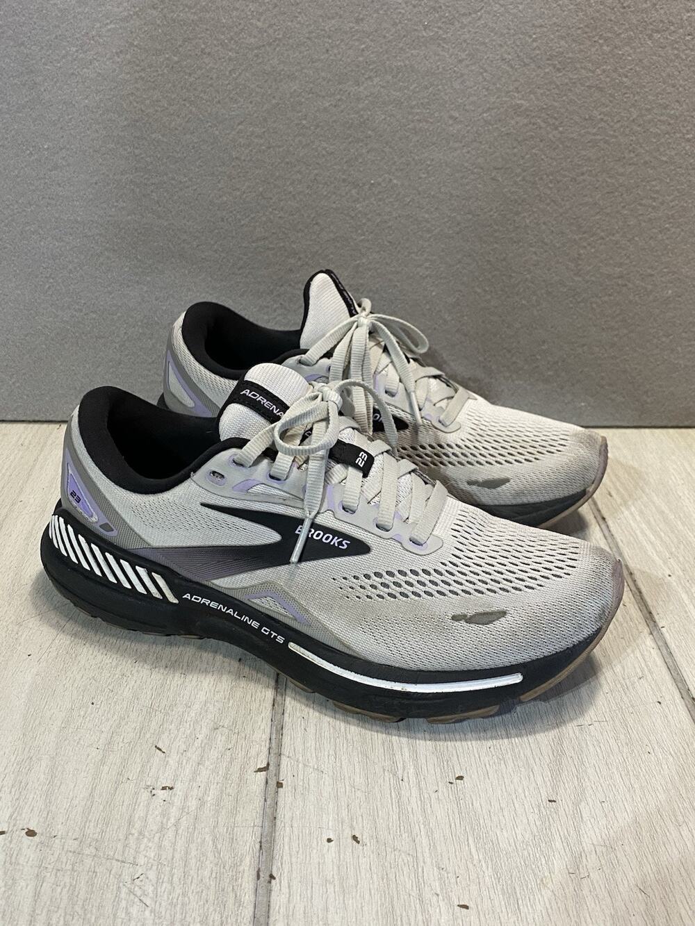 Brooks Women Adrenaline GTS 23 1203811D039 Gray Running Shoes Size 8.5